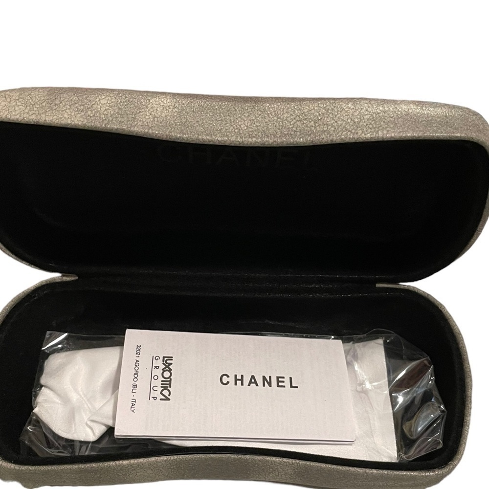 Chanel Sunglass Suede Case With Cloth & Booklet, Rare - Picture 2 of 4